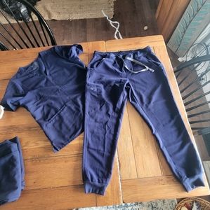 FIGS navy scrubs size large